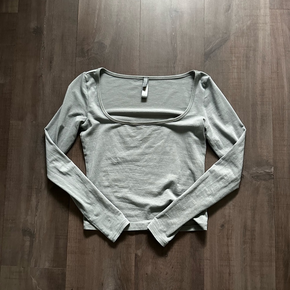 Skims long sleeve top